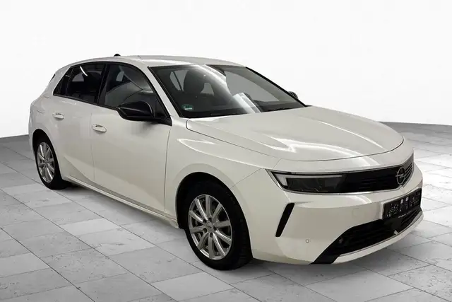 Opel Astra view 2