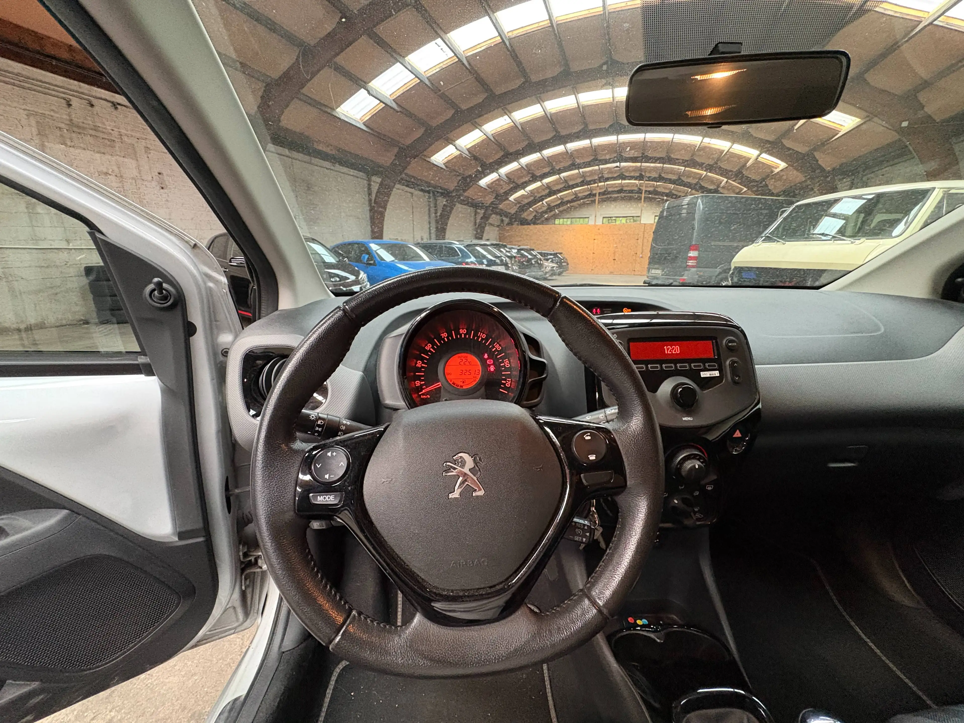 Peugeot 108 1.0 VTi Style /@SERVICARS WAREMME / MOTEUR TOYOTA / CLIMATISATION / CRUISE / GARANTIE 12 MOIS — photo 13