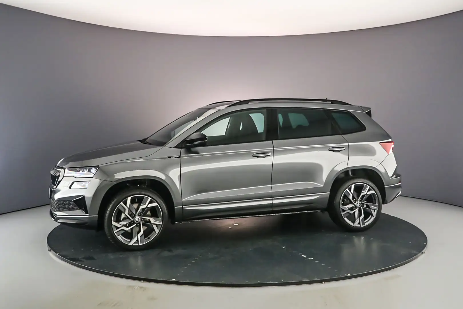 Skoda Karoq 1.5 TSI 150pk Sportline Business 3.500,- inruilpre Grijs - 2