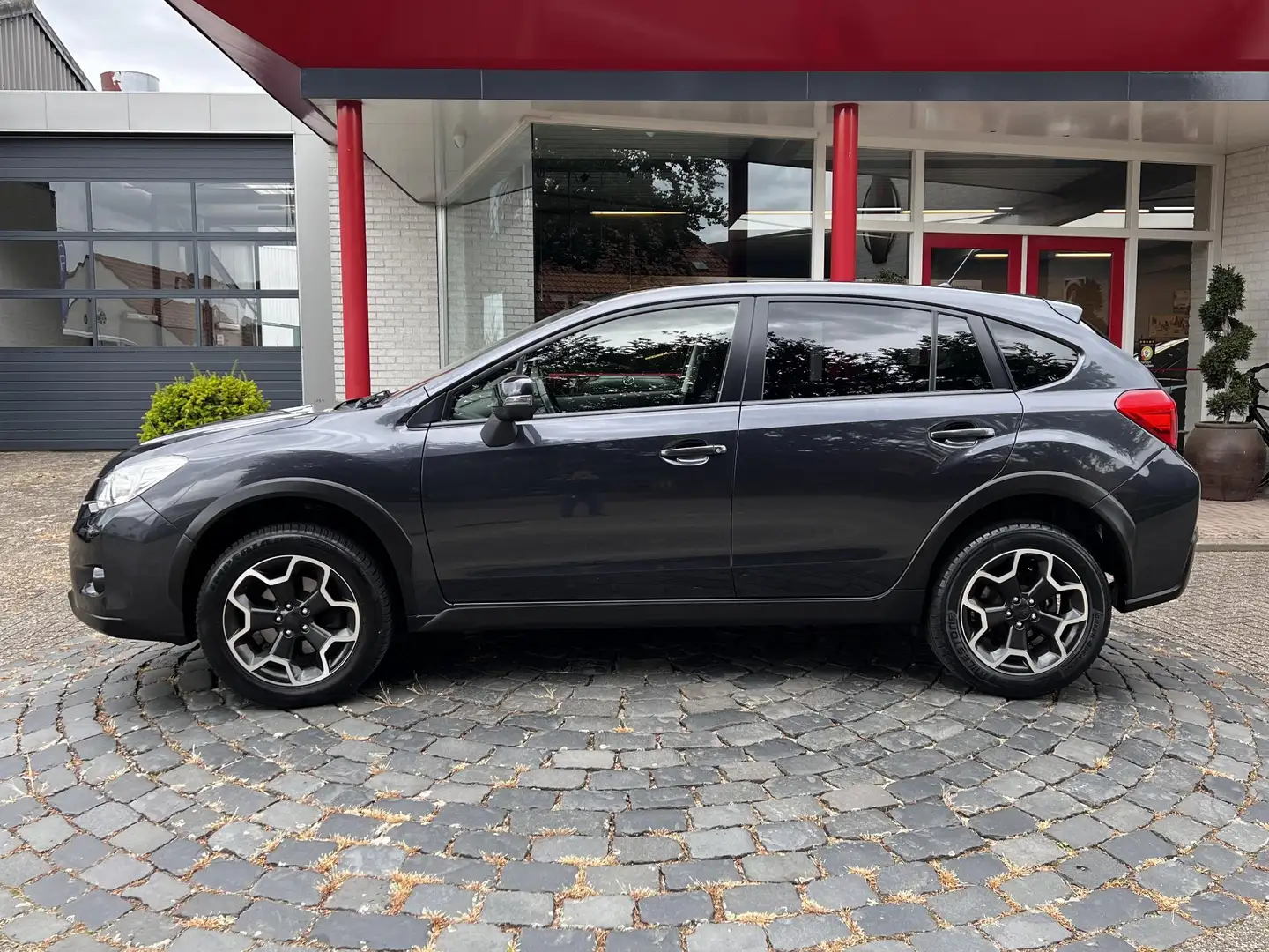 Subaru XV 2.0i Luxury AWD | Trekhaak | 17" LMV | ALL-Season Gris - 2