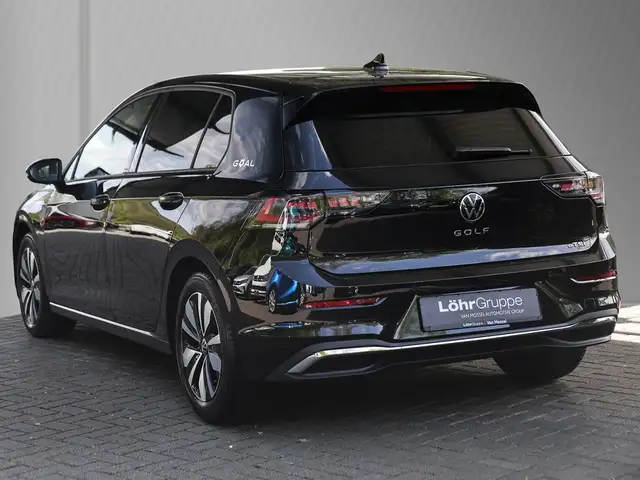 Volkswagen Golf view 6