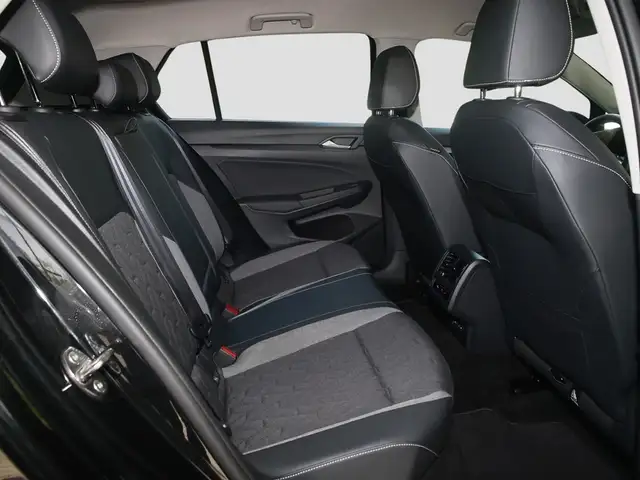 Volkswagen Golf view 12