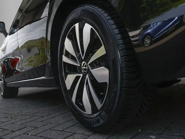 Volkswagen Golf view 7