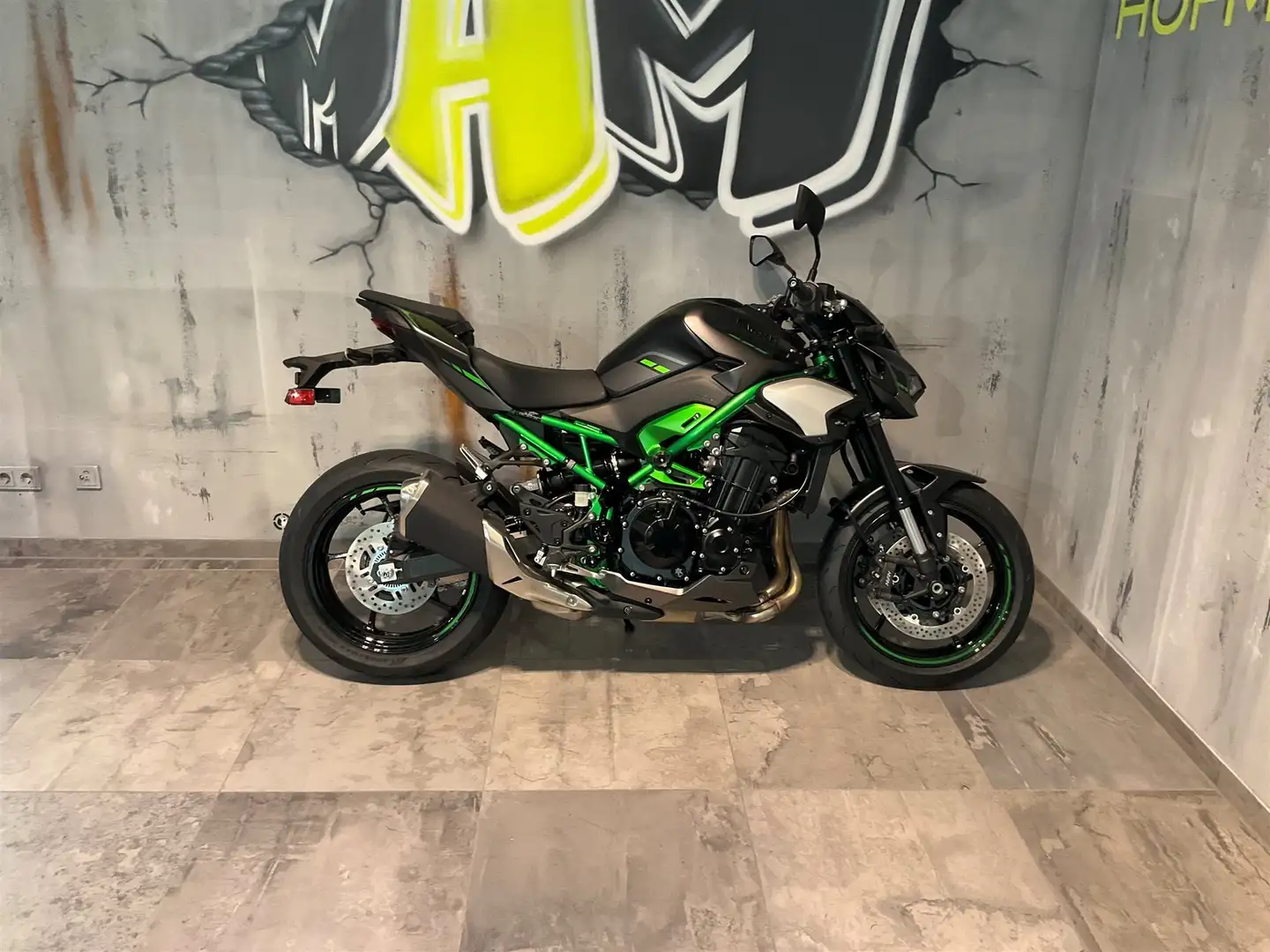 Kawasaki Z 900 EX- Vorführer Green - 1