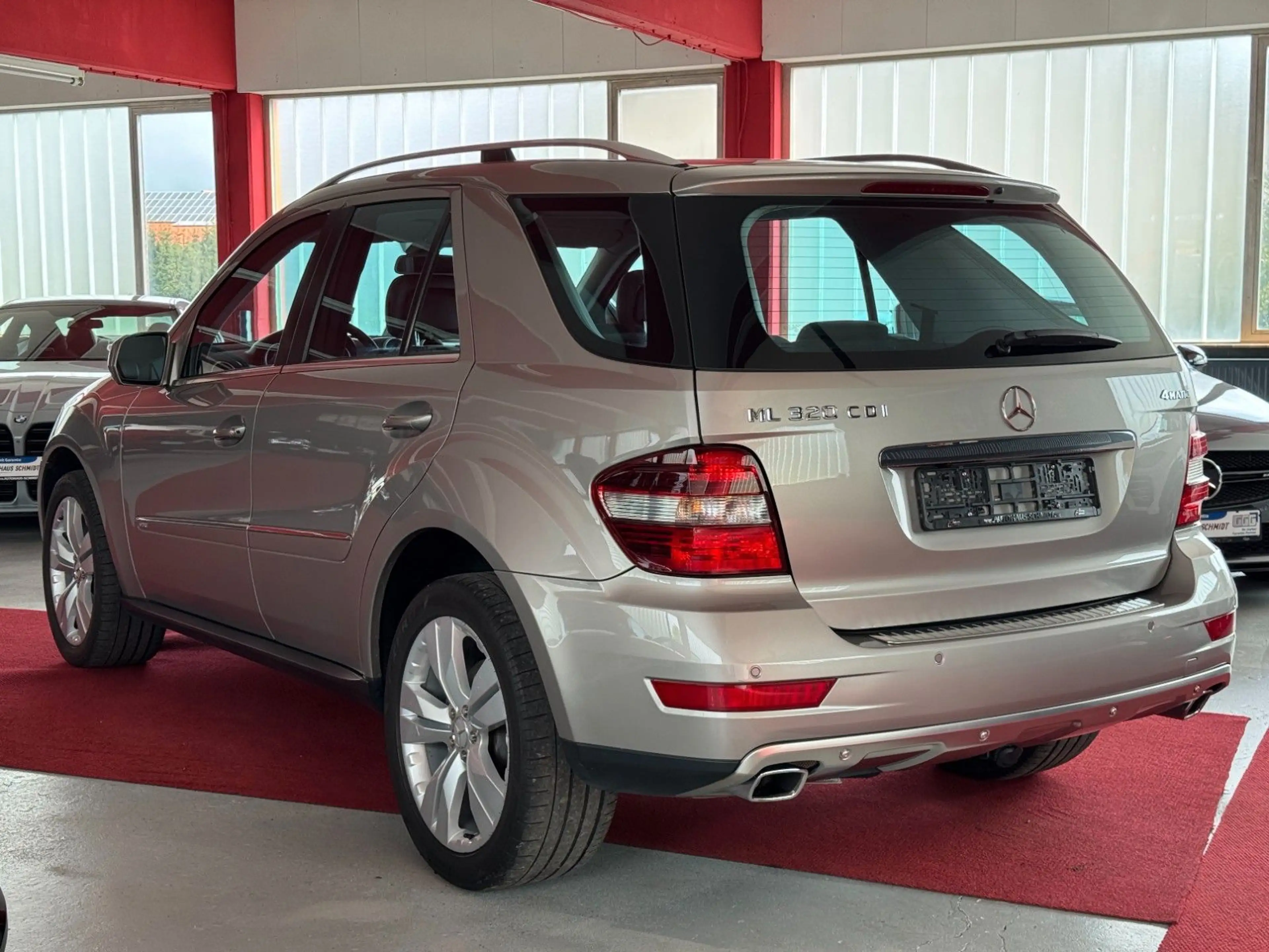 Mercedes-Benz ML 320 ML320CDI Mopf 4Matic AHK Kamera Airmatic Sportp — photo 6