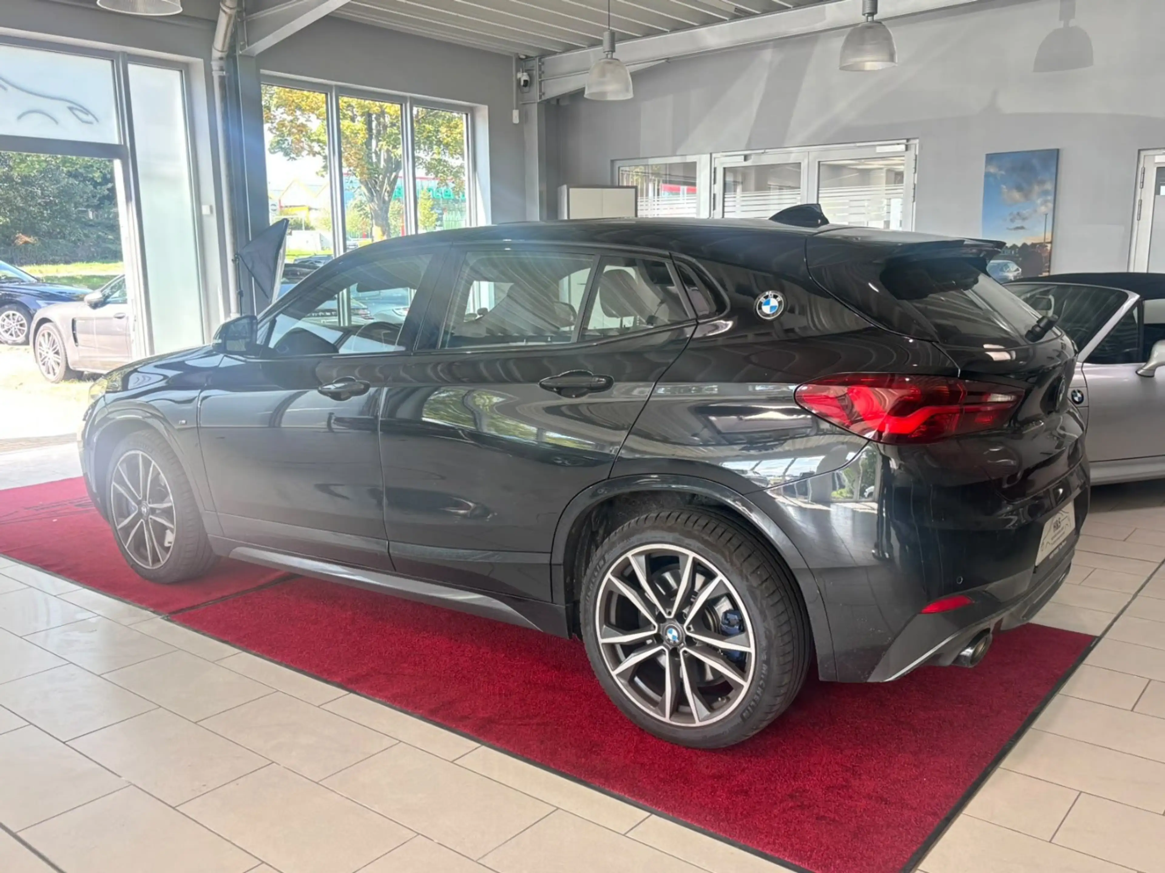 BMW X2 xDrive M35 i *PANO/H&K/MEMORY/KAMERA* — photo 3