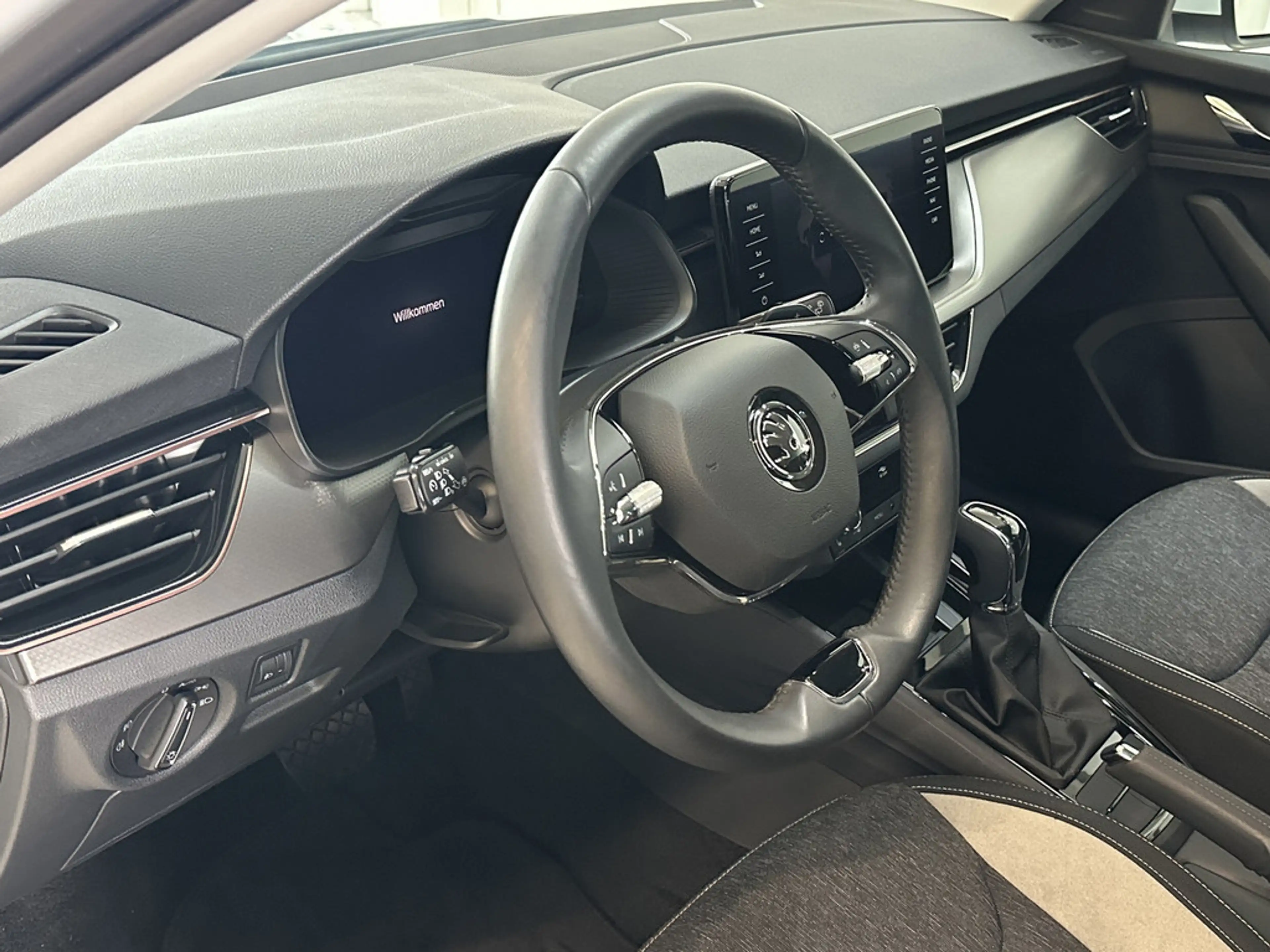 Skoda Scala 1.0 TSI DSG Style PDC SHZ NAVI LED — photo 15