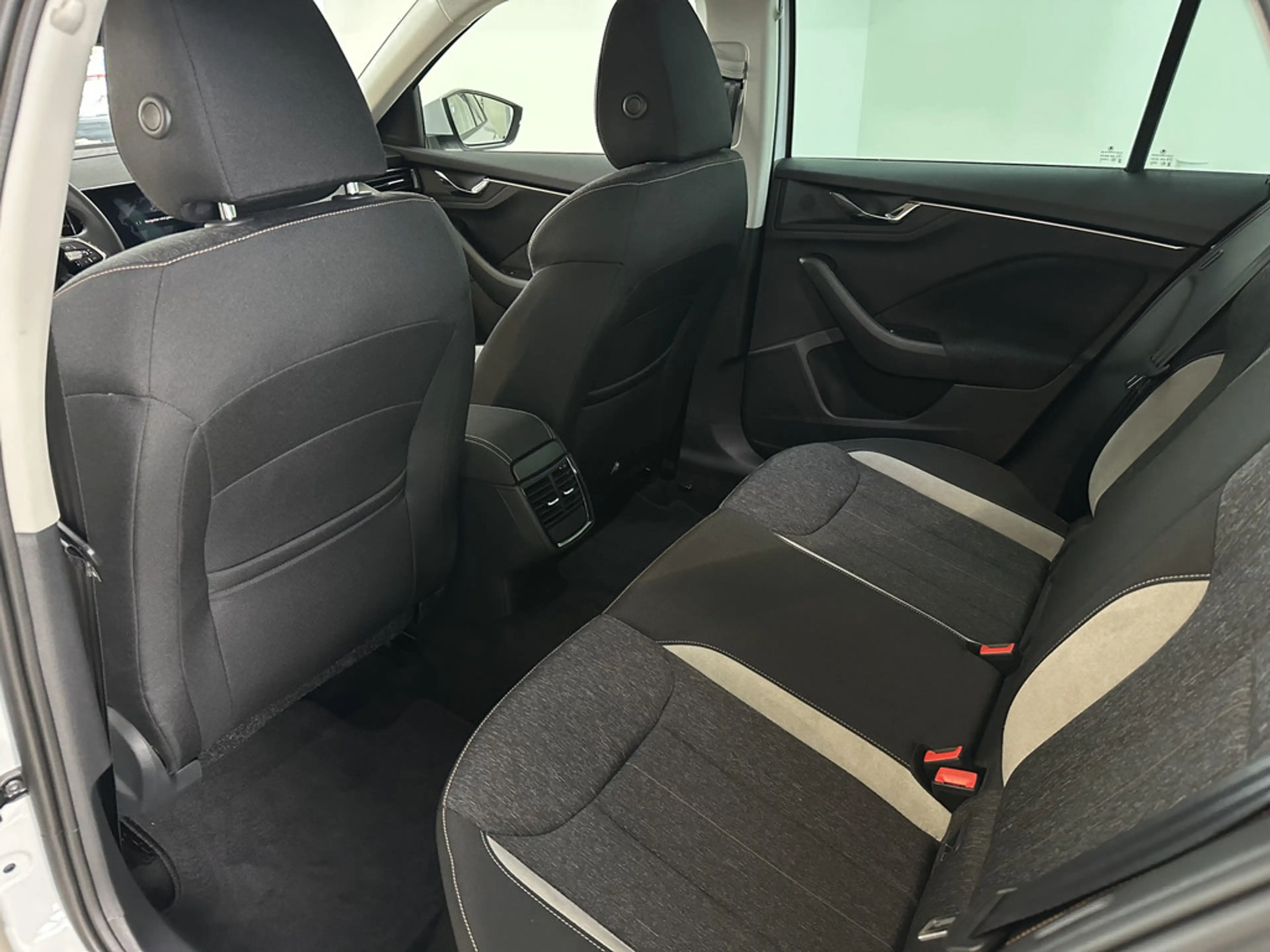 Skoda Scala 1.0 TSI DSG Style PDC SHZ NAVI LED — photo 12