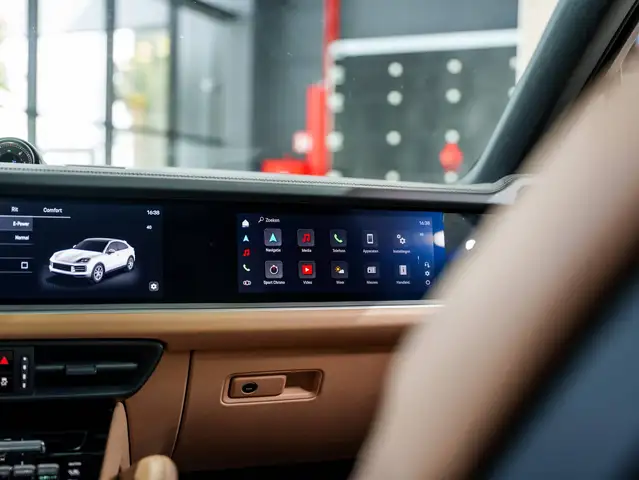 Porsche Cayenne view 10