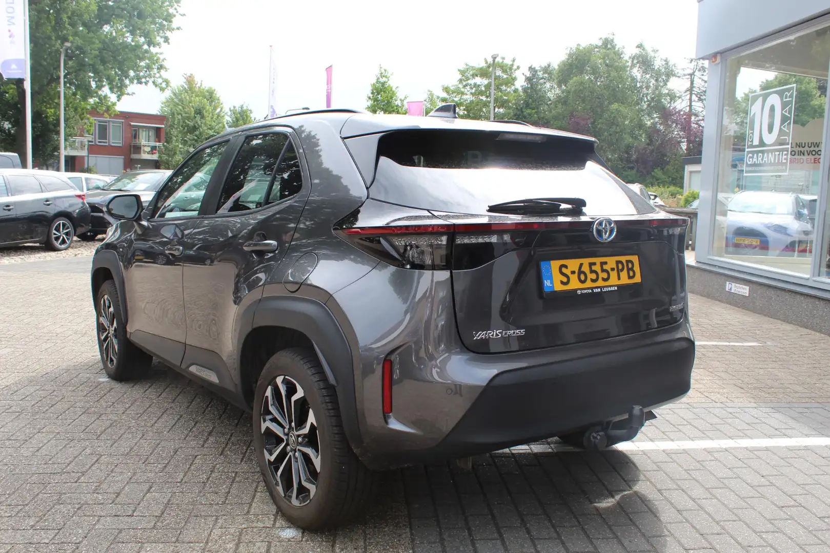 Toyota Yaris Cross 1.5 HYBRID DYNAMIC ALL SEASONS STOELVERW NAVI CLIM Grijs - 2