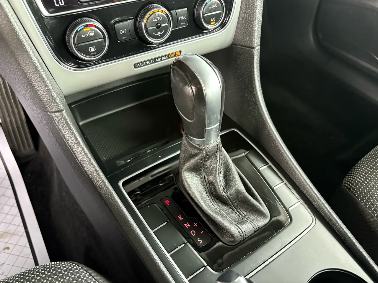 Volkswagen Passat снимка Volkswagen Passat
