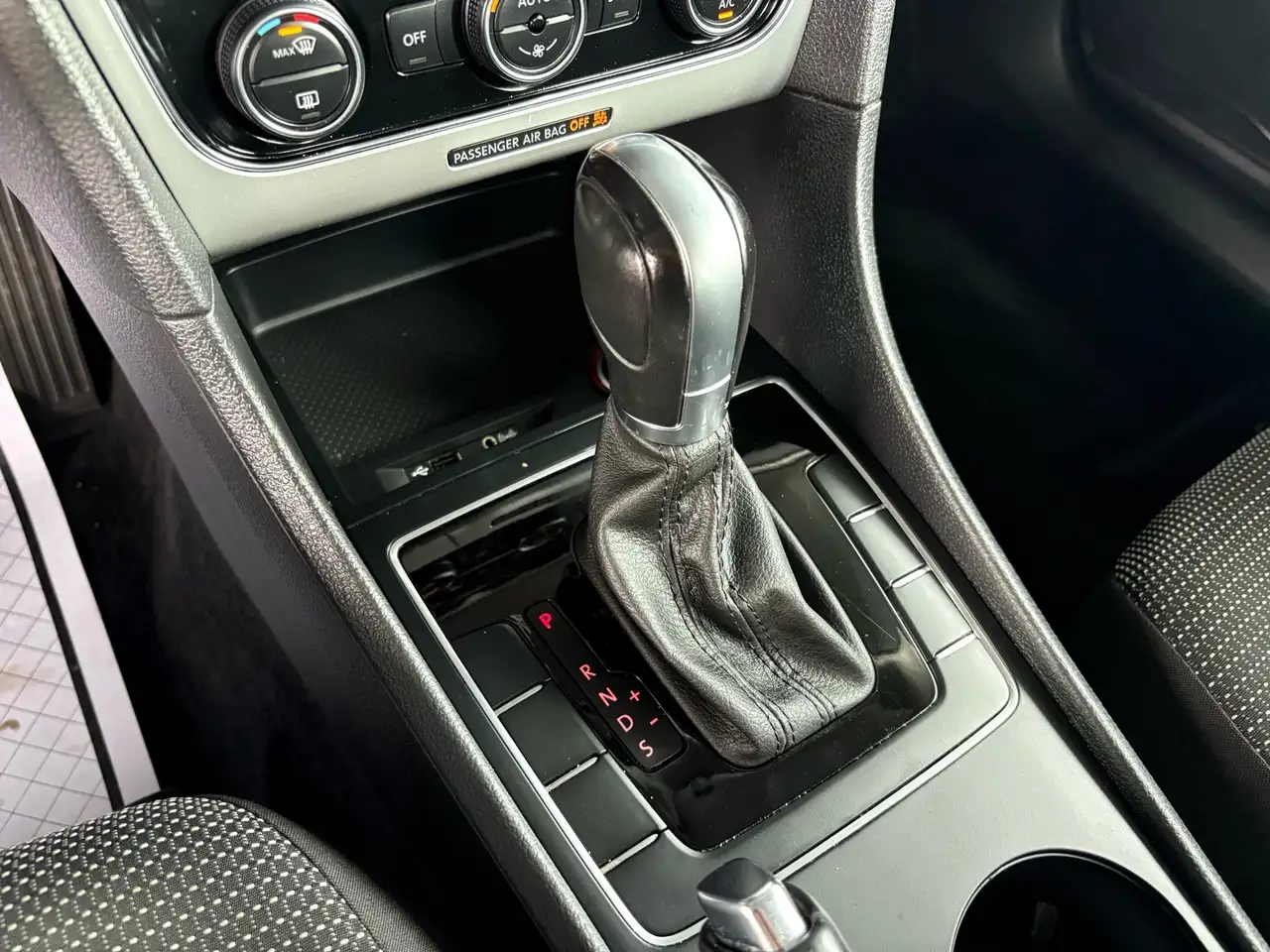Volkswagen Passat снимка Volkswagen Passat