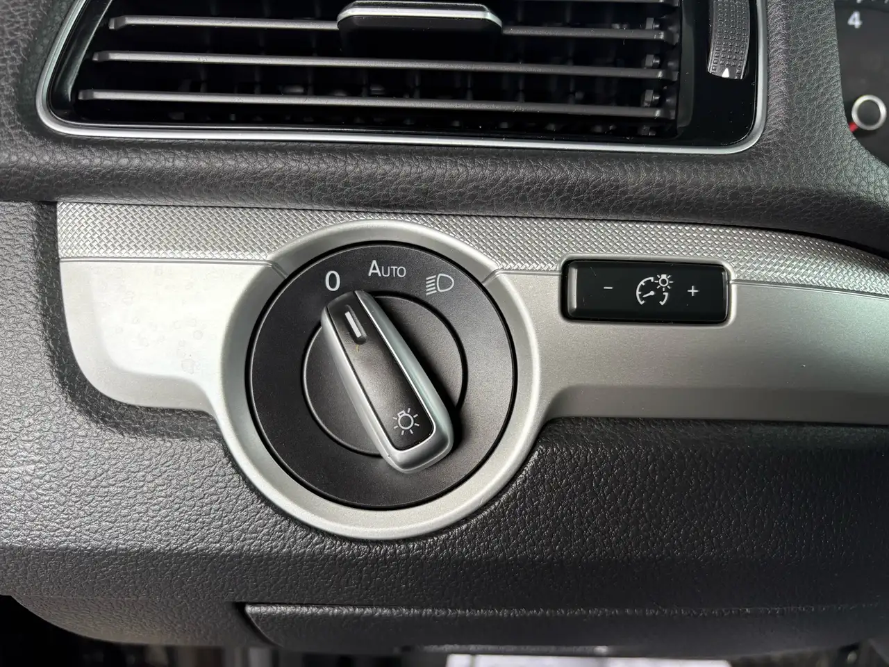 Volkswagen Passat снимка Volkswagen Passat