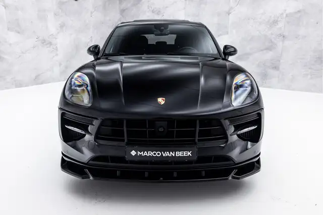 Porsche Macan view 9