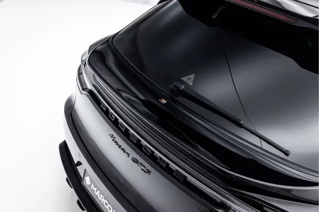 Porsche Macan view 11