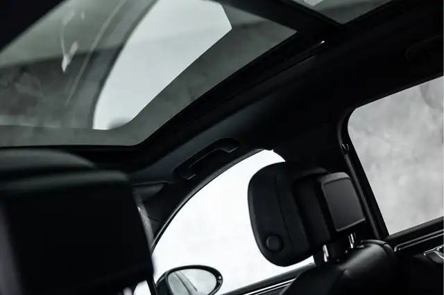 Porsche Macan view 16