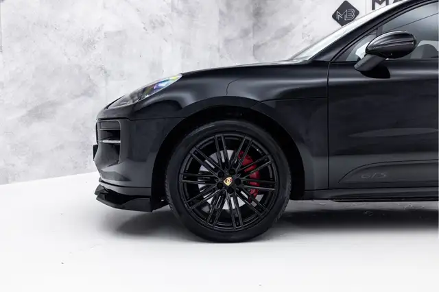 Porsche Macan view 8