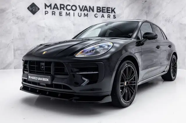Porsche Macan view 4