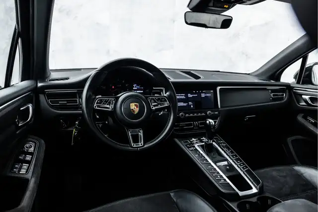 Porsche Macan view 17