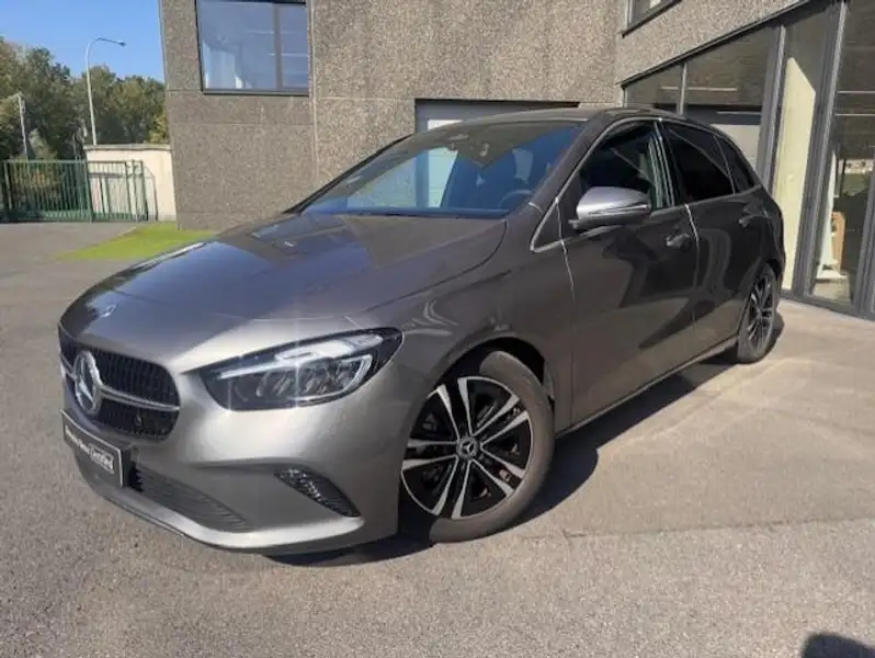 Mercedes-Benz B 180