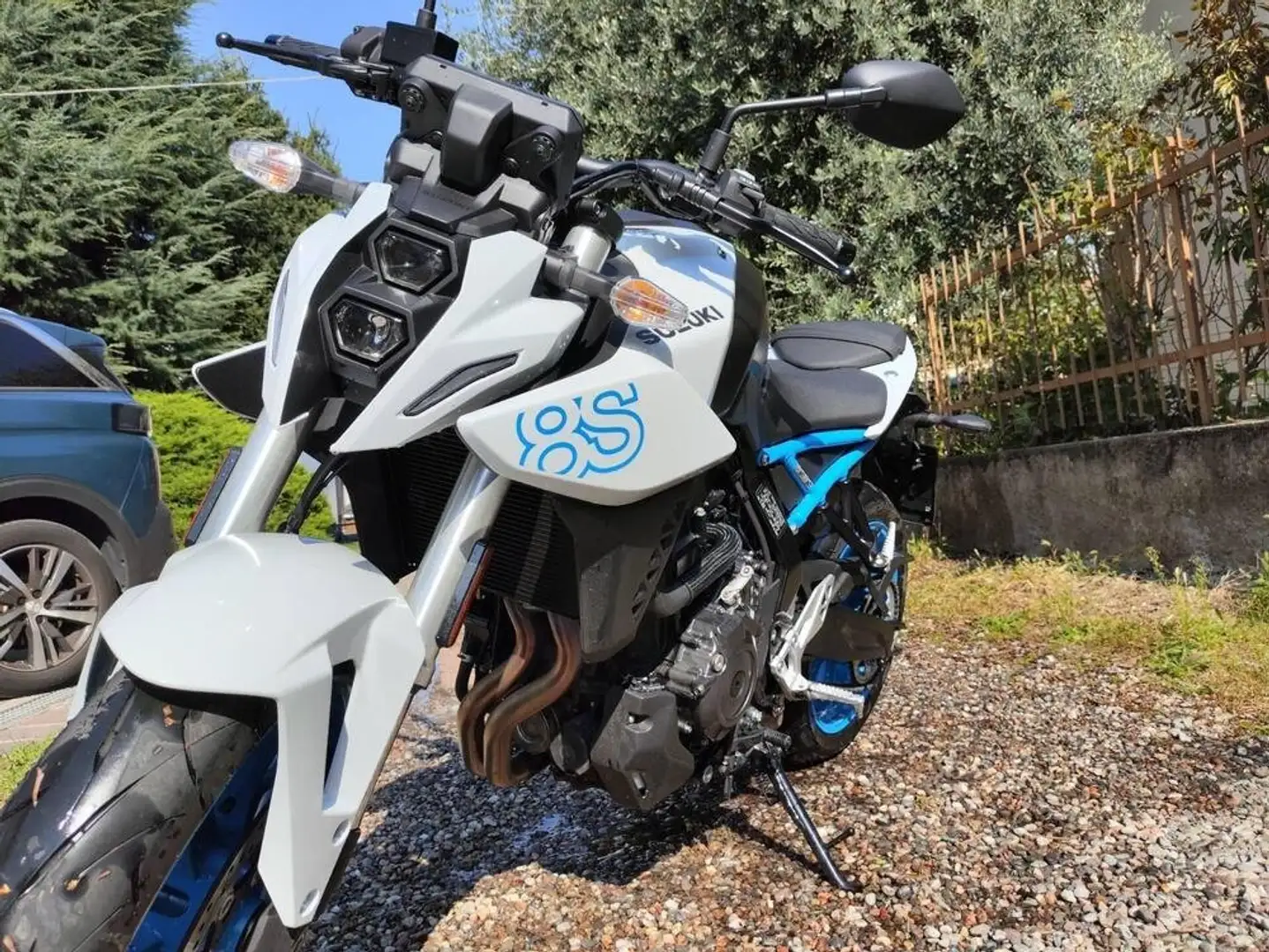 Suzuki GSX 8S White - 1