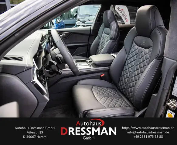 Audi SQ8 view 12