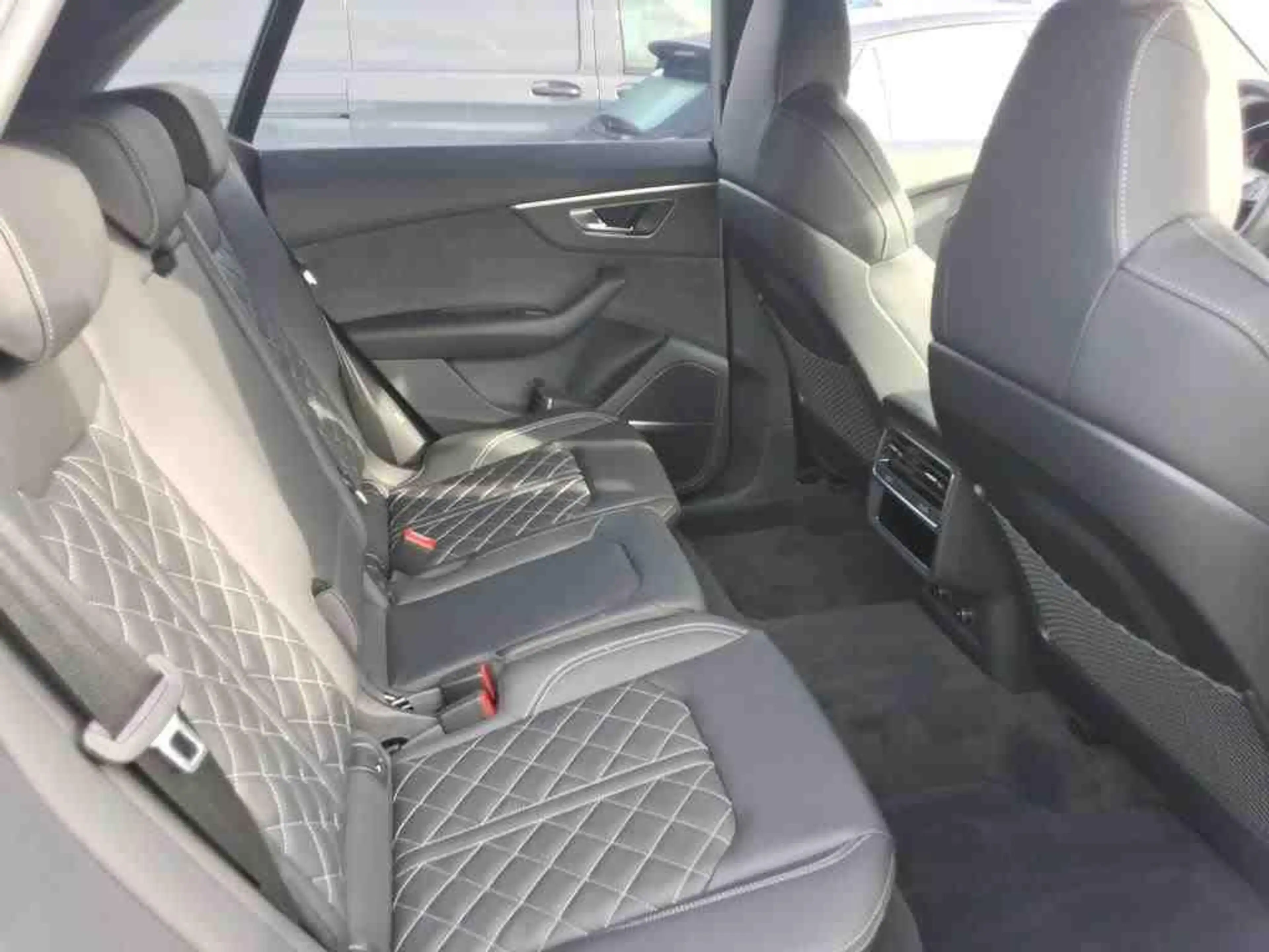 Audi SQ8 4.0 TFSI MATRIX PANO B&O HuD 360 S-SITZE AHK — photo 11