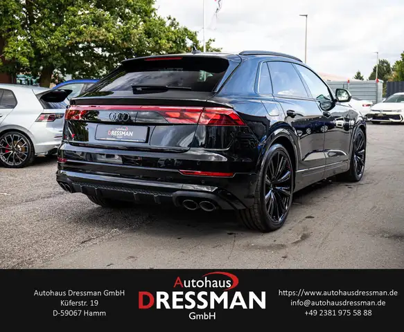 Audi SQ8 view 4