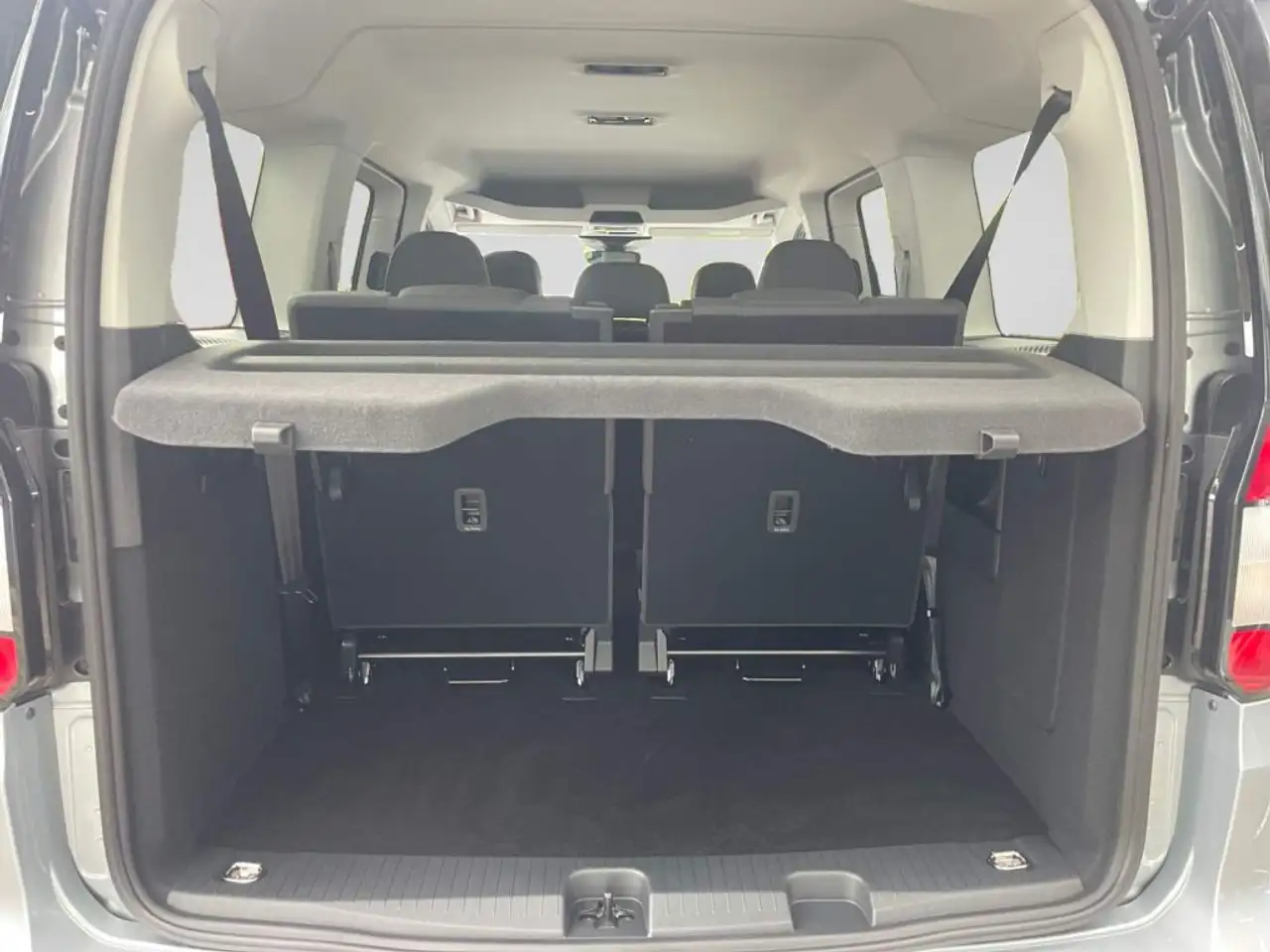 Ford Tourneo Connect Grand 1.5 EcoBoost Aut. TITANIUM*7-Sitze* 9