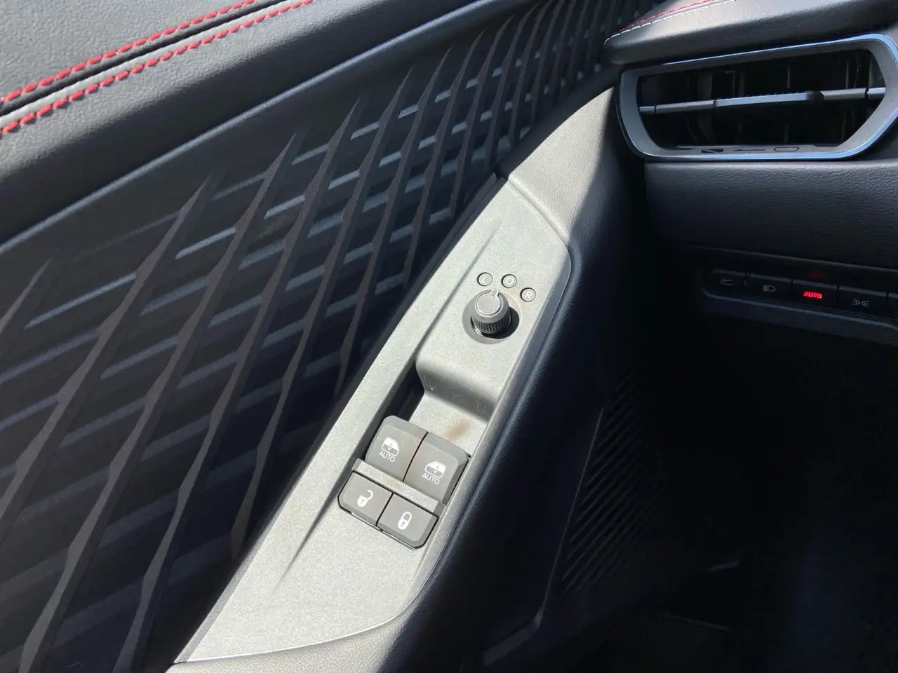 Dodge Charger 2026 — фото 19