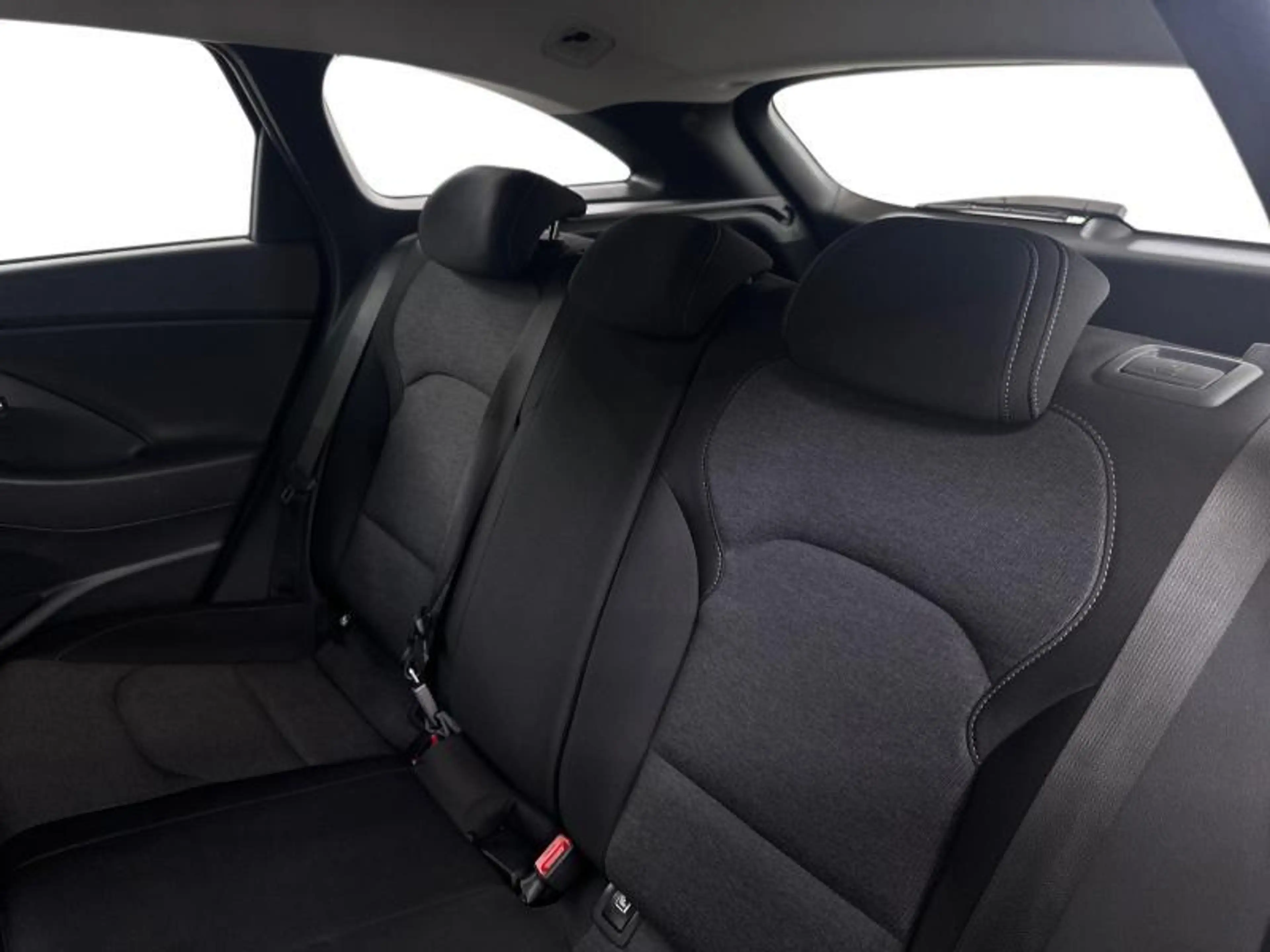 Hyundai i30 Wagon MHEV AT | winter pack — photo 10