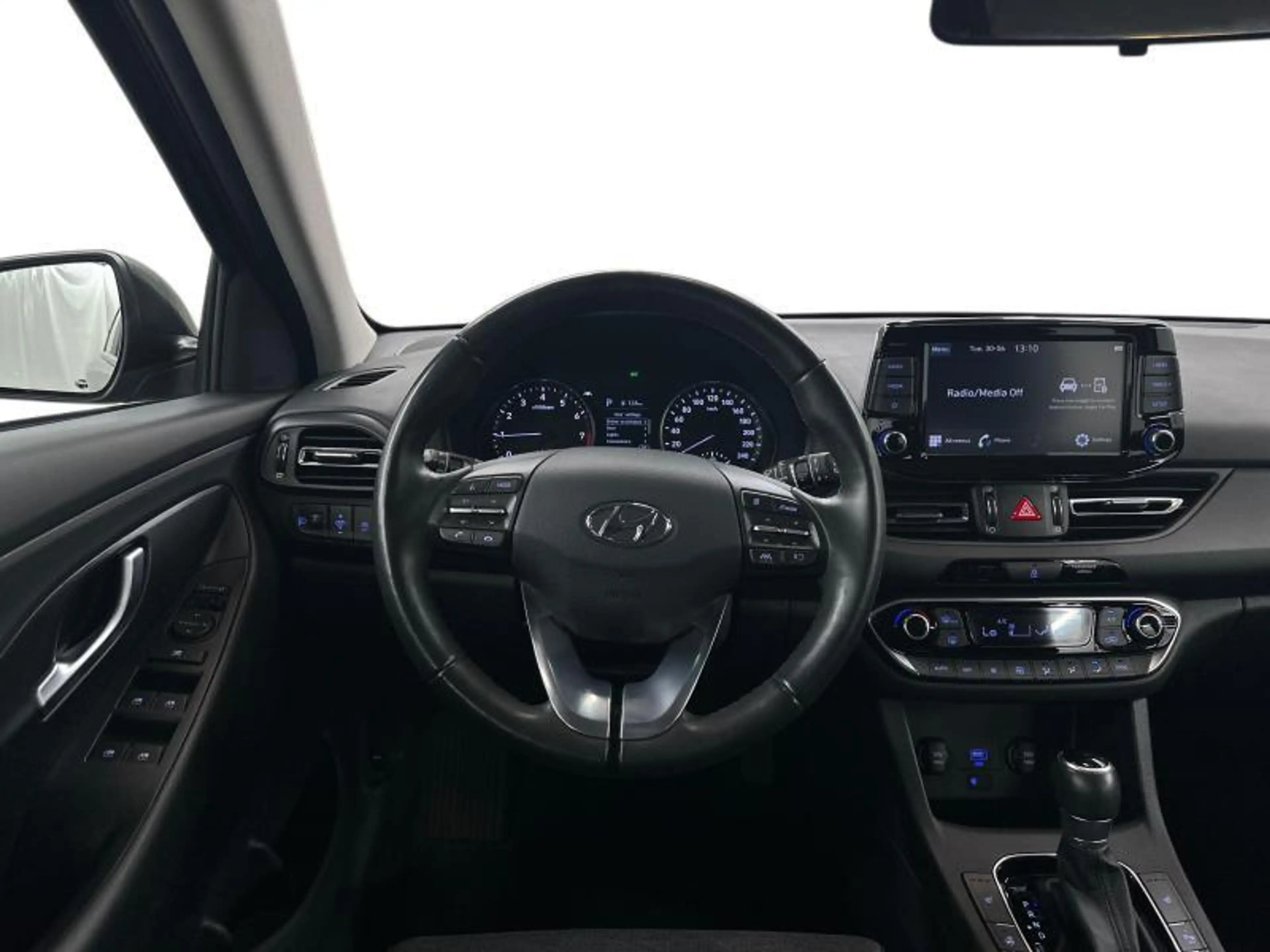 Hyundai i30 Wagon MHEV AT | winter pack — photo 8