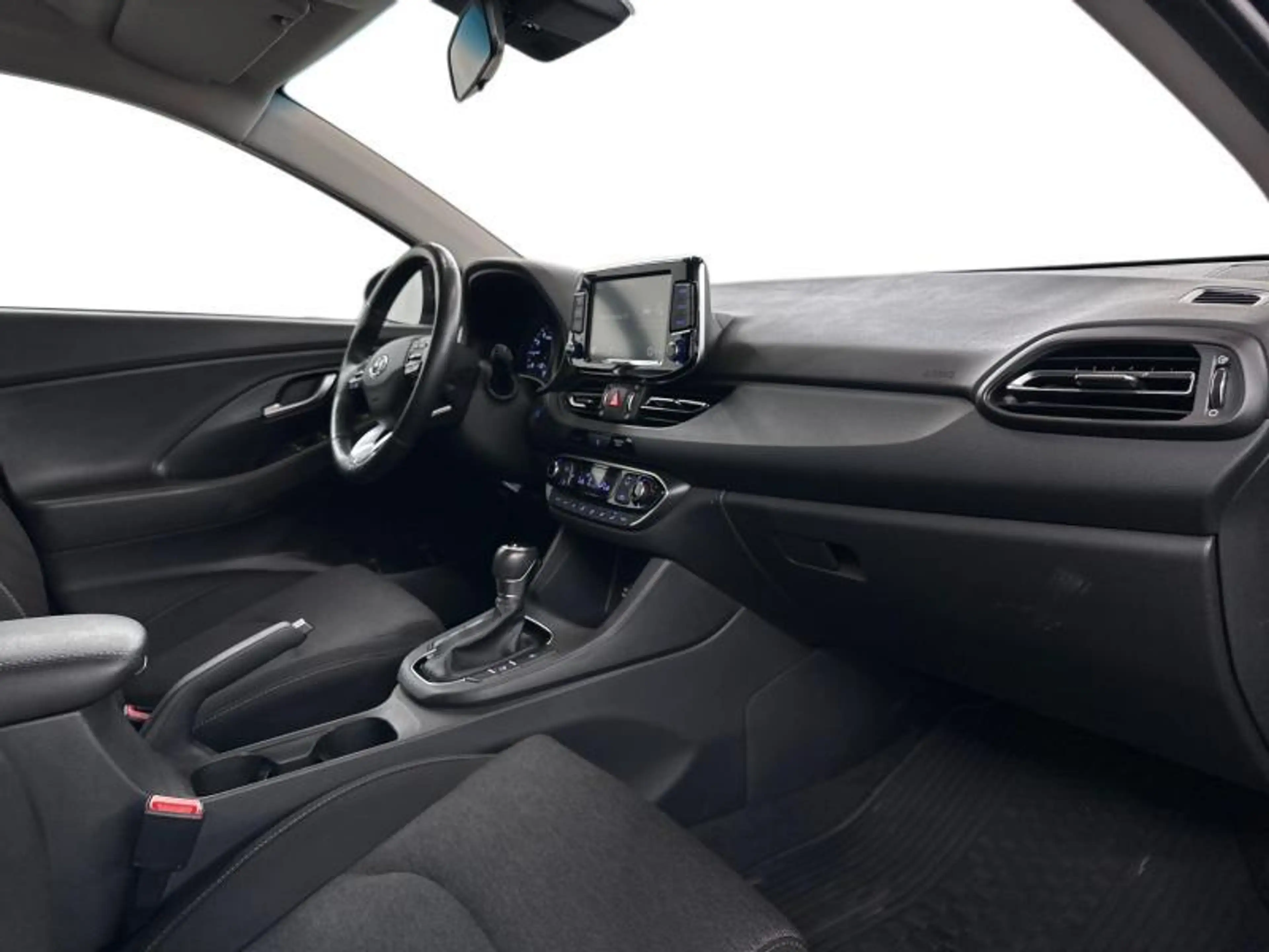 Hyundai i30 Wagon MHEV AT | winter pack — photo 6