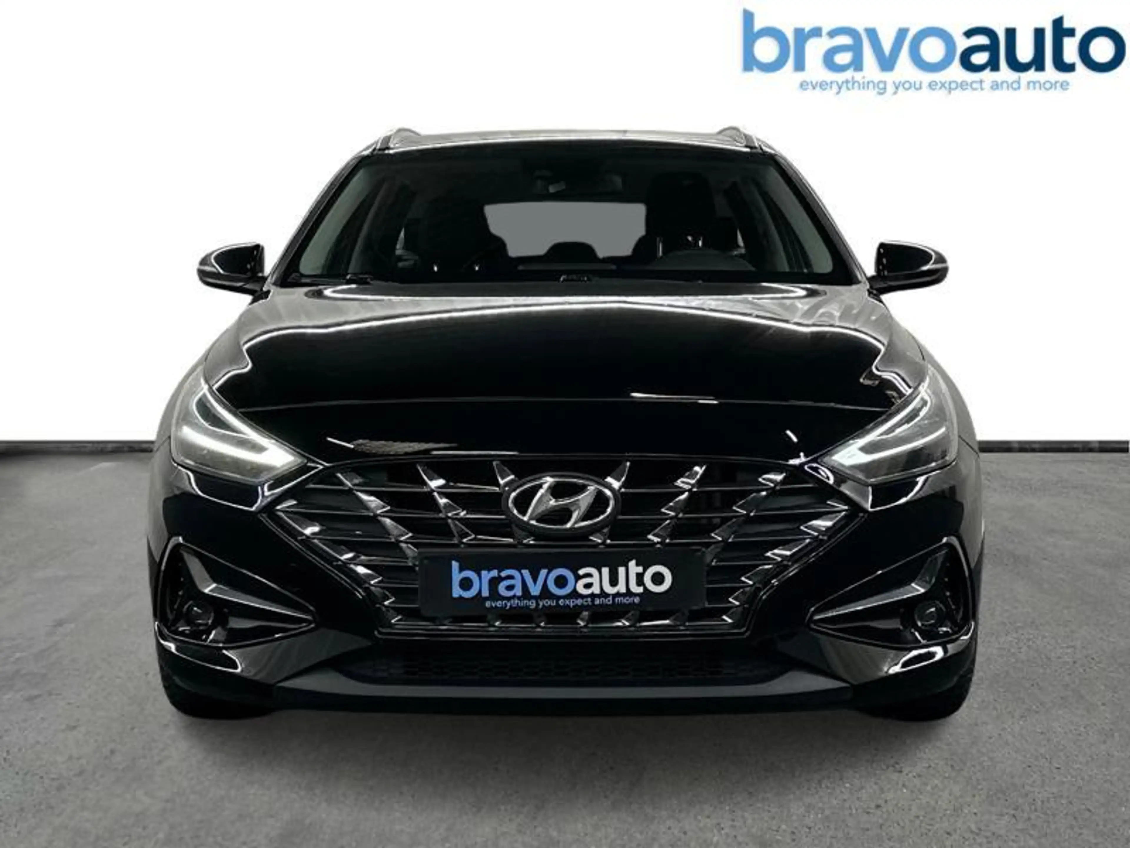 Hyundai i30 Wagon MHEV AT | winter pack — photo 5