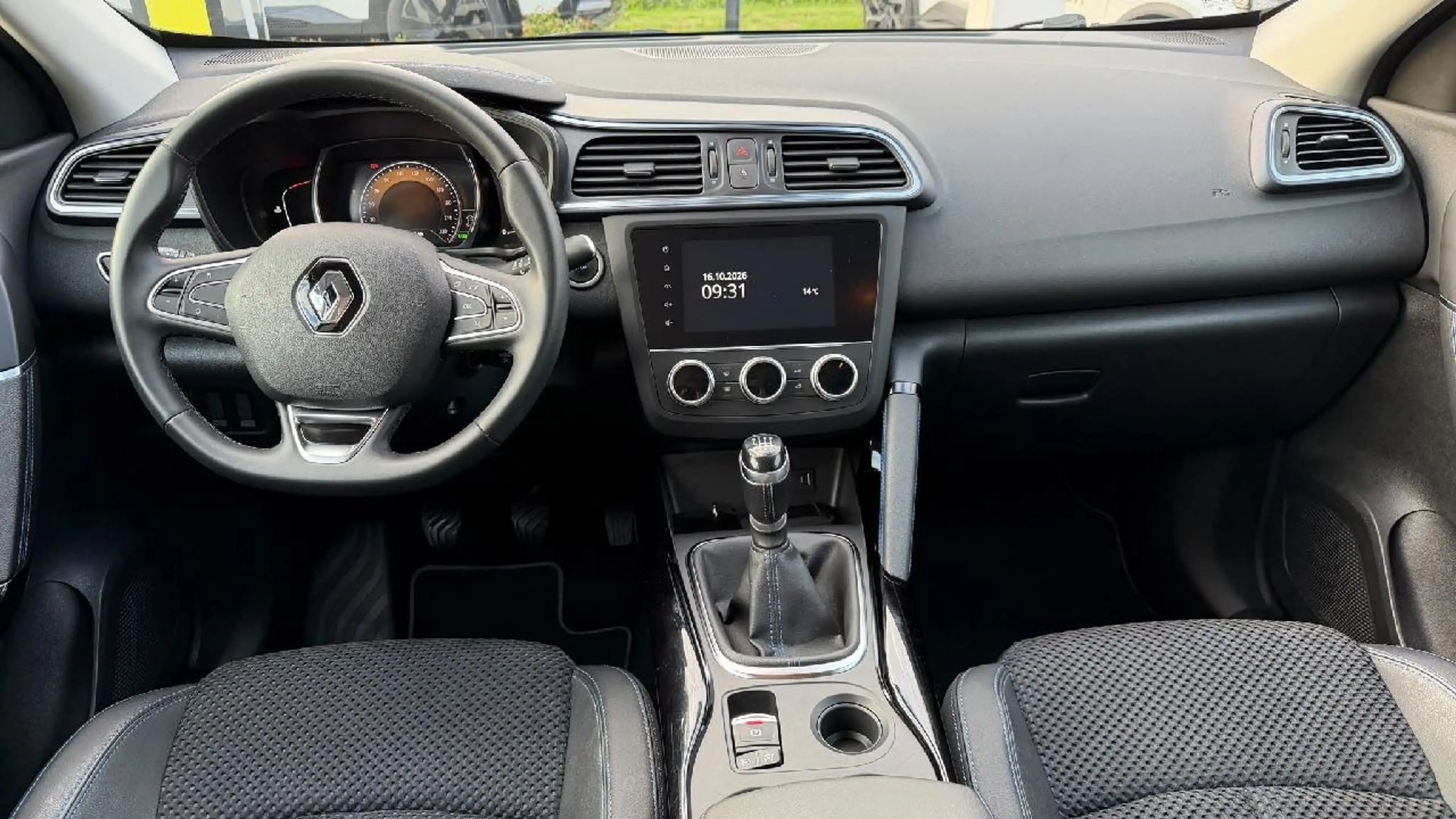 Renault Kadjar LIMITED Deluxe TCe 140 — photo 10