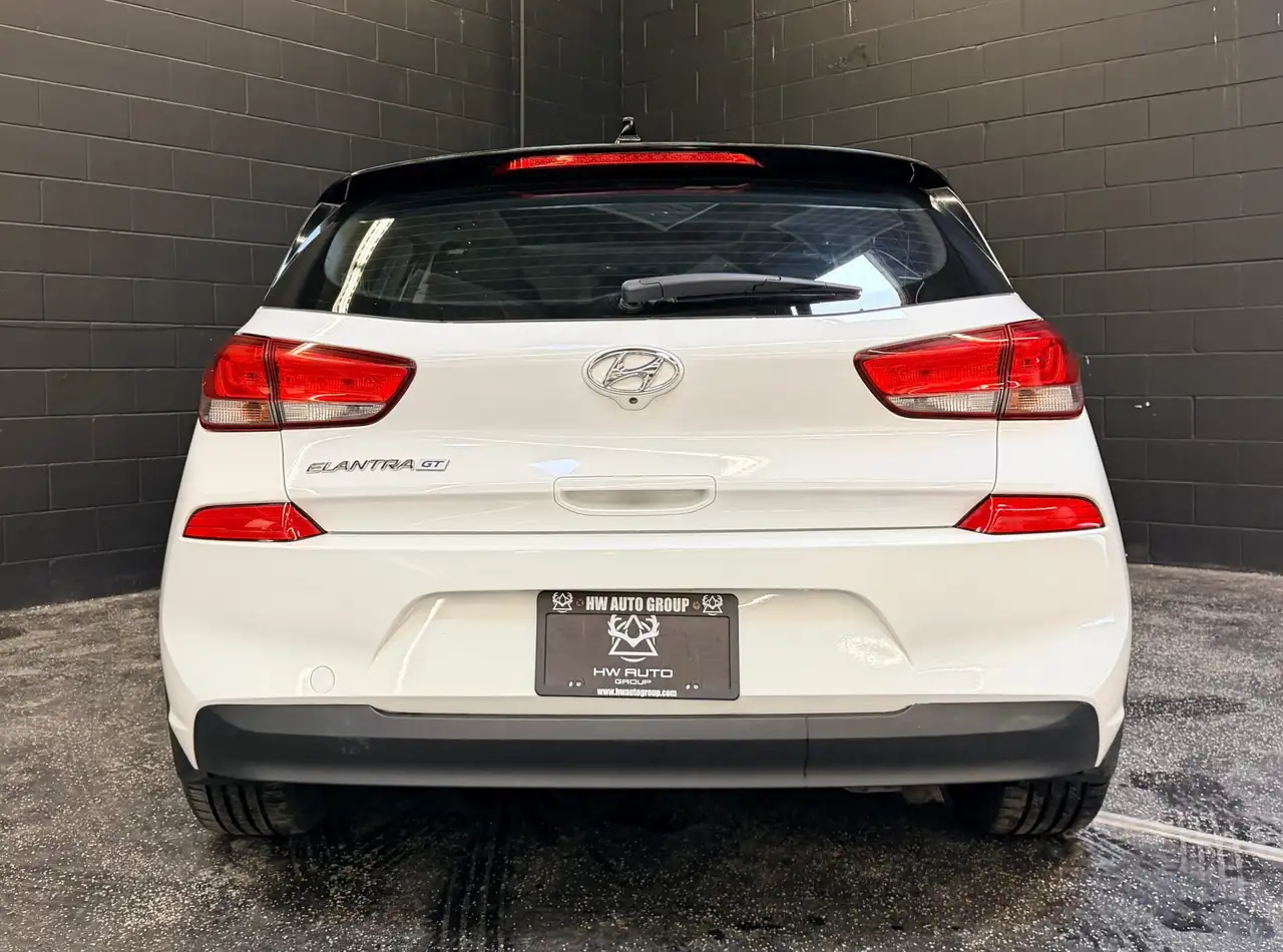 Hyundai ELANTRA снимка Hyundai ELANTRA