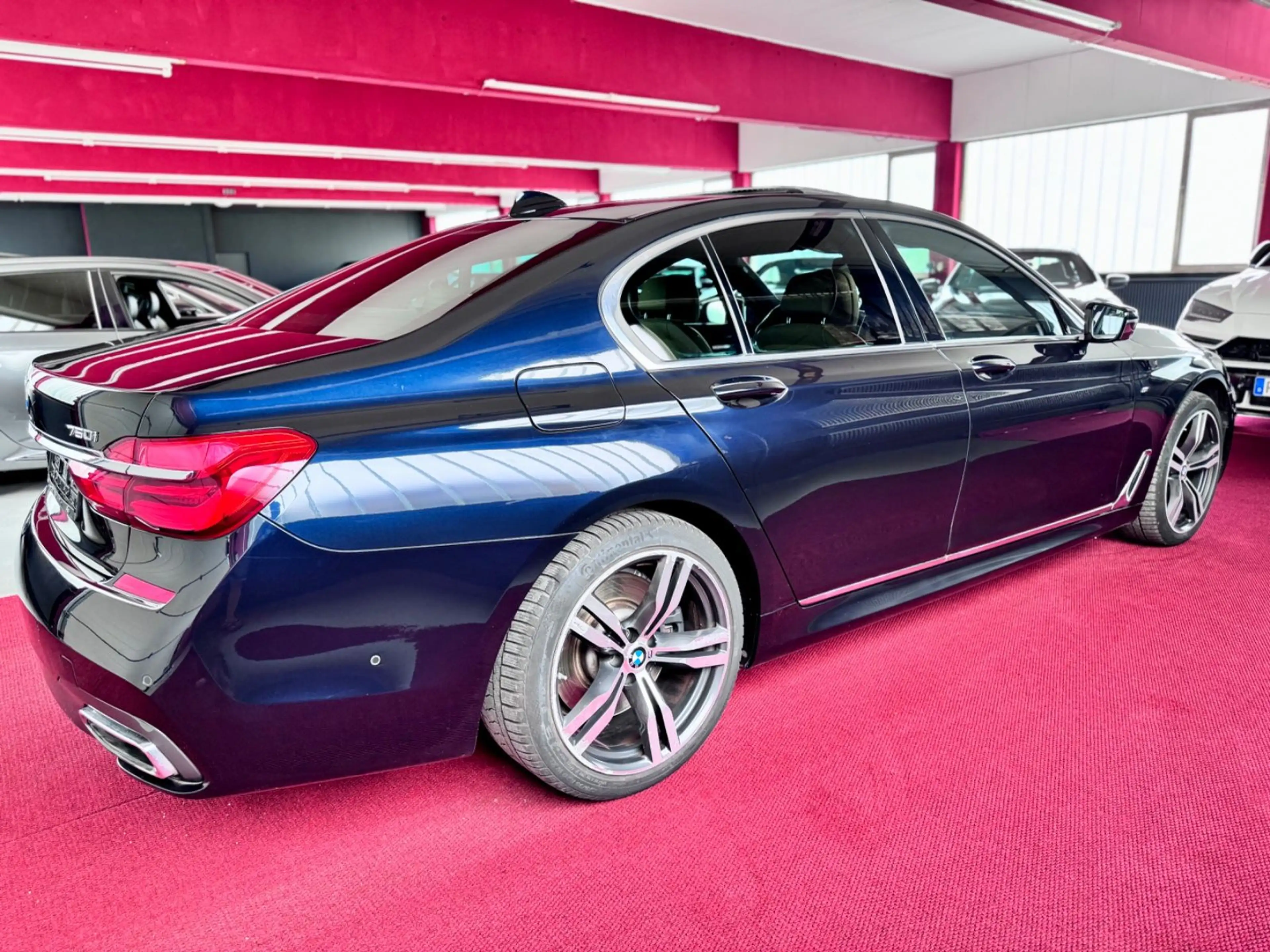 BMW 750 i M Sport Laser Bowers Individual Sportabgas — photo 7