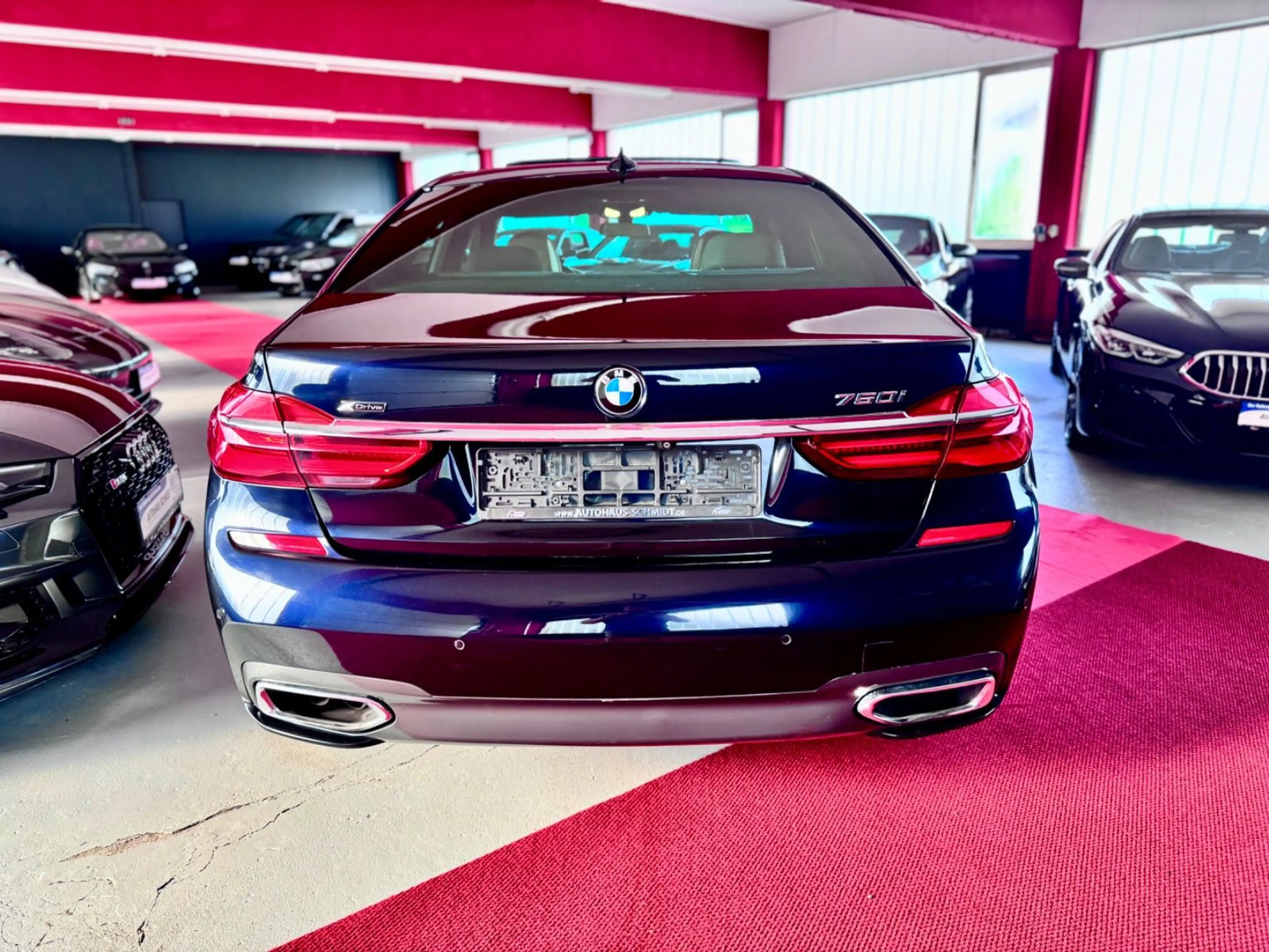 BMW 750 i M Sport Laser Bowers Individual Sportabgas — photo 8