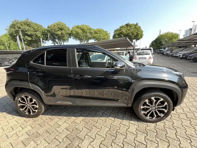 Toyota Yaris Cross view 4