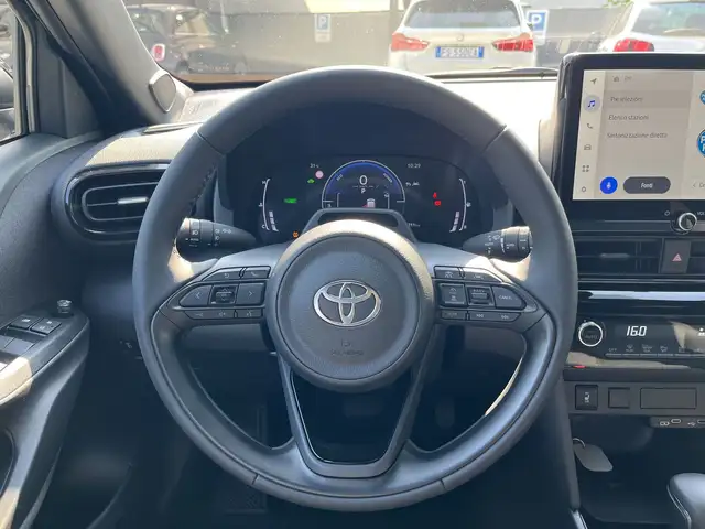 Toyota Yaris Cross view 12