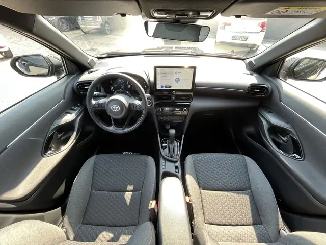 Toyota Yaris Cross view 11