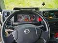 Nissan Cabstar Caisse alu+Hayon 750 kg+porte laterale Bílá - thumbnail 4