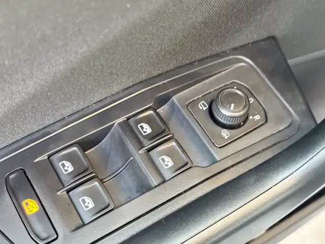 Volkswagen T-Roc view 20