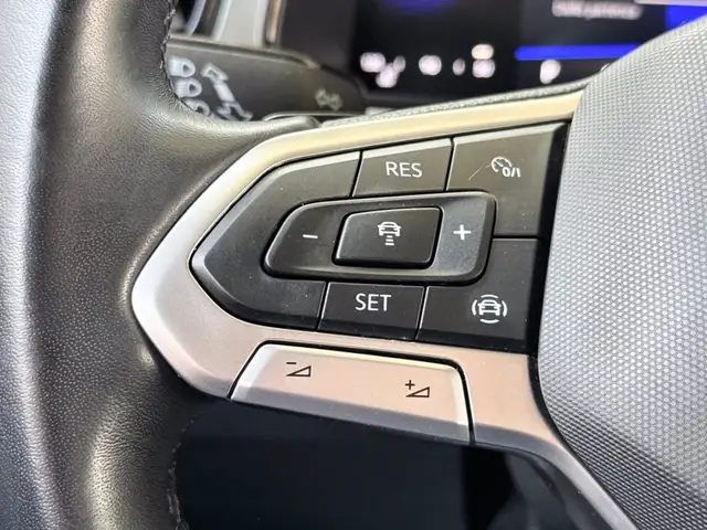 Volkswagen T-Roc view 21