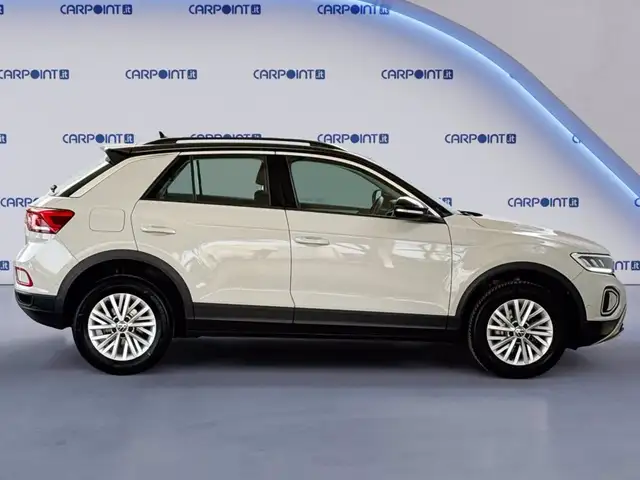 Volkswagen T-Roc view 6