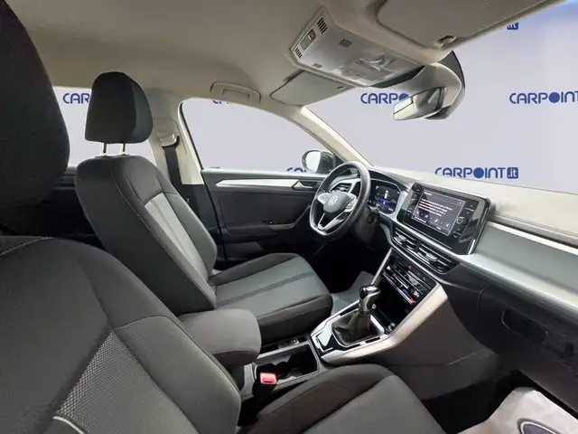 Volkswagen T-Roc view 7