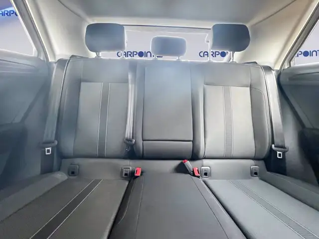 Volkswagen T-Roc view 10