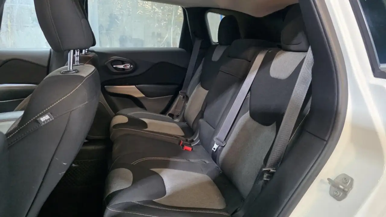Jeep Cherokee снимка Jeep Cherokee