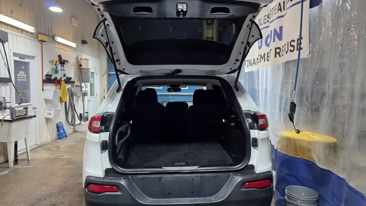 Jeep Cherokee снимка Jeep Cherokee