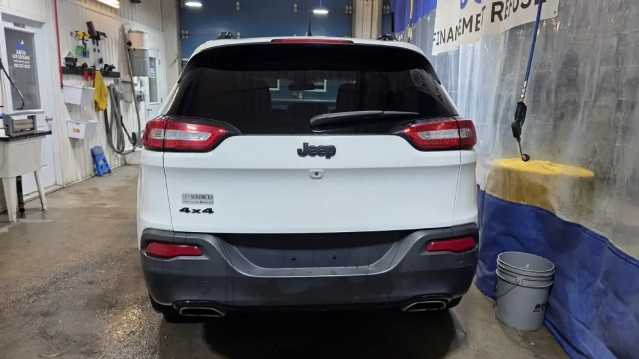 Jeep Cherokee снимка Jeep Cherokee